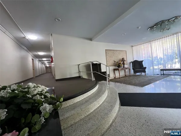 $2,500 | 2352 Linwood Avenue, Unit 5H, Fort Lee, NJ 07024