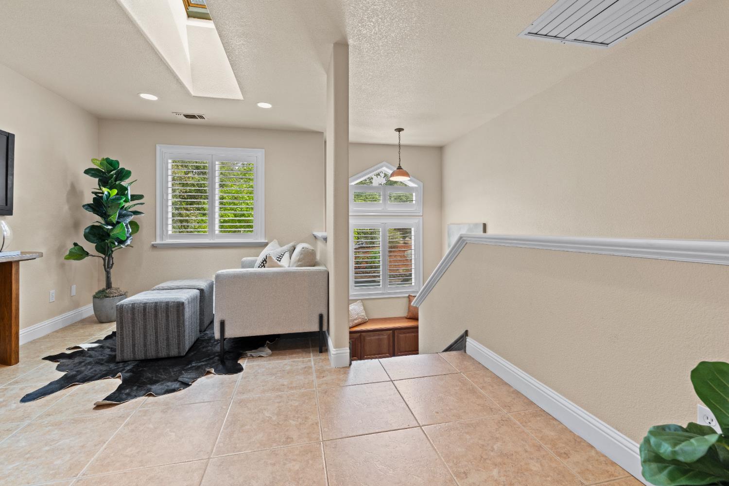 7396 Callison Road Penryn, CA 95663 - Photo 49 of 99 Upstairs sitting area or kids play area.
