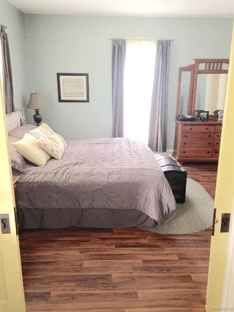 148 Pleasant Street Romeo, MI 48065 - Photo 17 of 32 #17 master bedroom.jpg