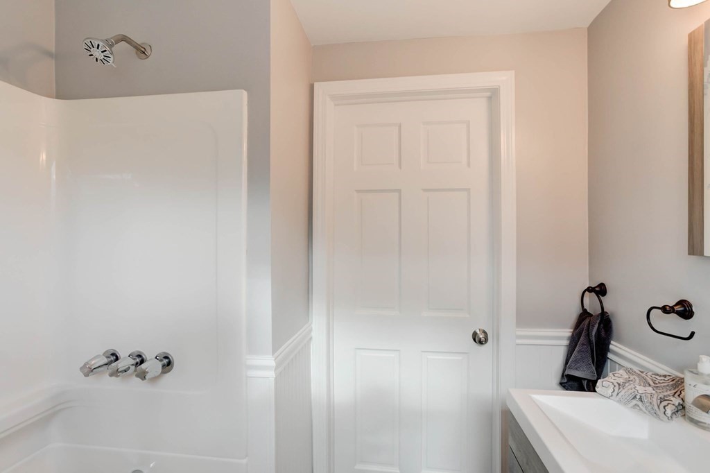 17 Price Road Peabody, MA 01960 - Photo 10 of 18 Gallery Image 10