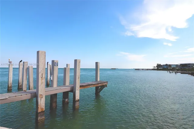 a view of entryway with a front door