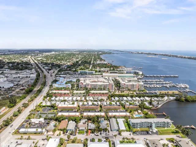 a park with water view and city view
