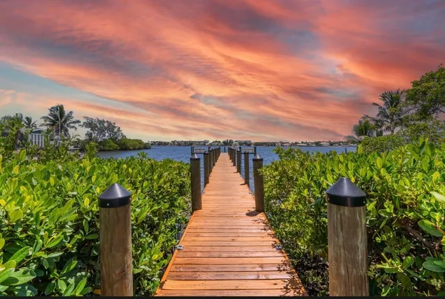 $259,000 | 720 North Dixie Highway, Unit 303, Lantana, FL 33462