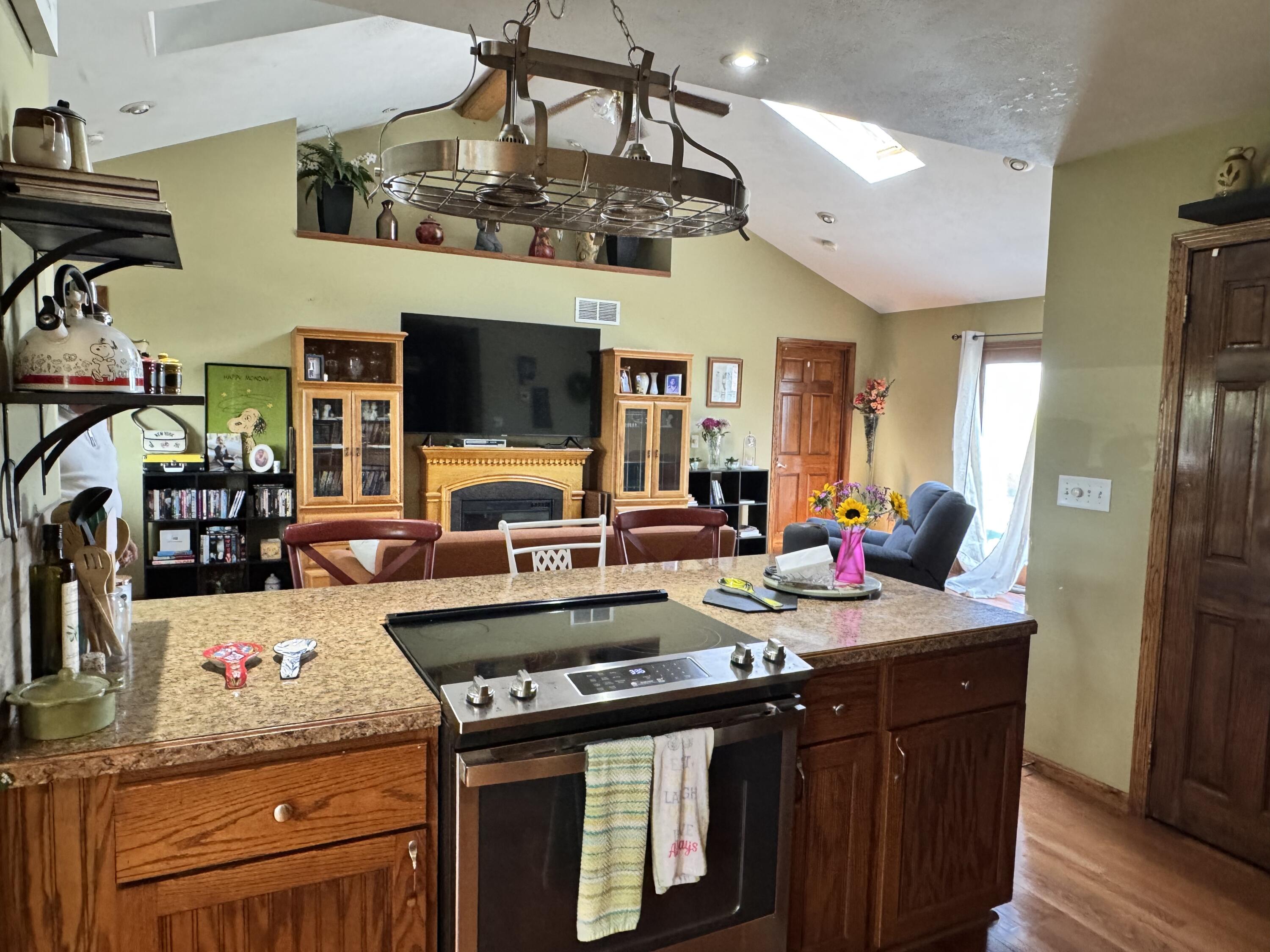 31004 Middle Crossing Road Dowagiac, MI 49047 - Photo 5 of 24 IMG_2312
