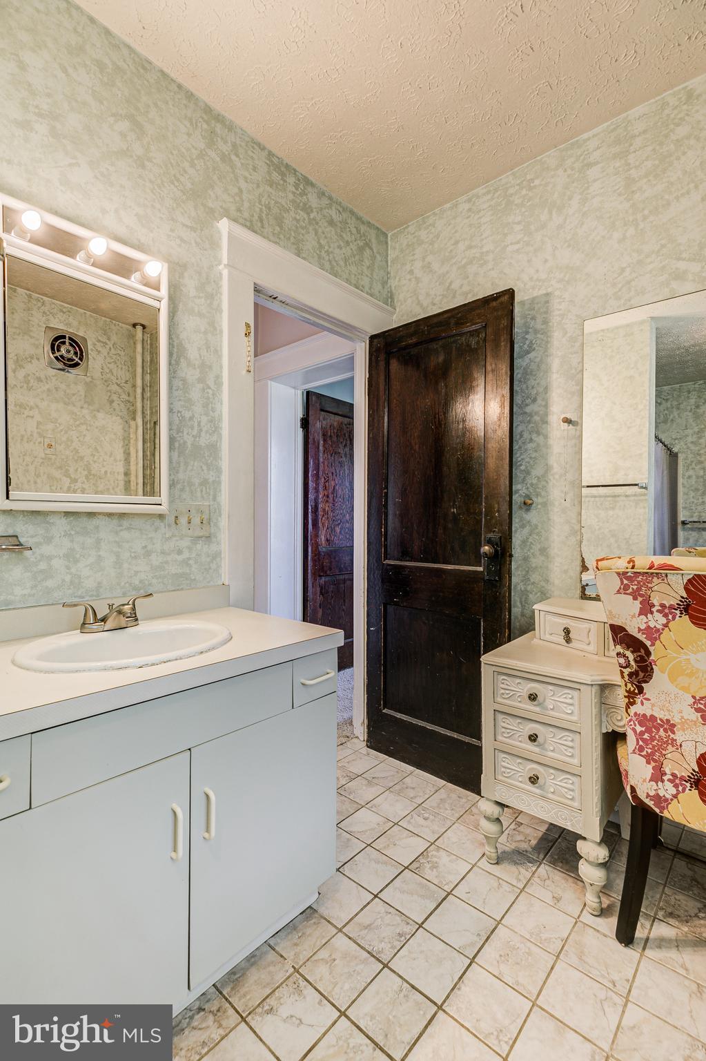 648 Orpington Road Baltimore, MD 21229 - Photo 32 of 46