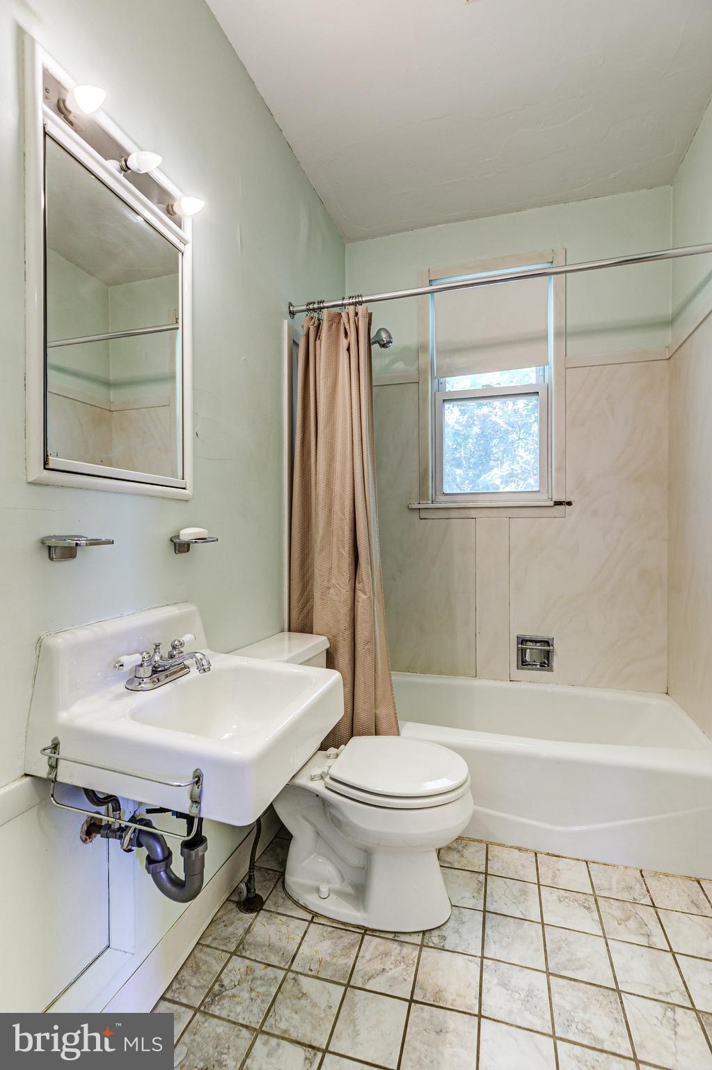 648 Orpington Road Baltimore, MD 21229 - Photo 37 of 46