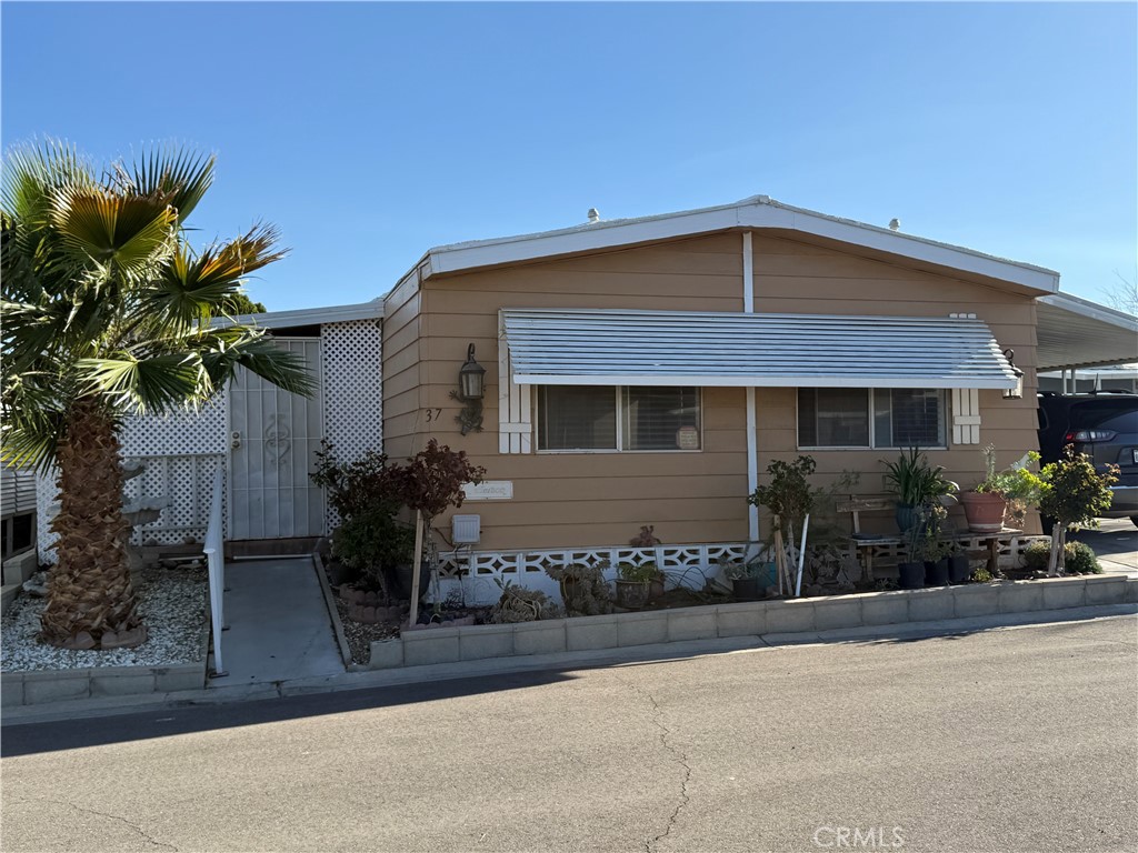 20683 Waalew Road, Unit B37 Apple Valley, CA 92307 - Photo 2 of 24