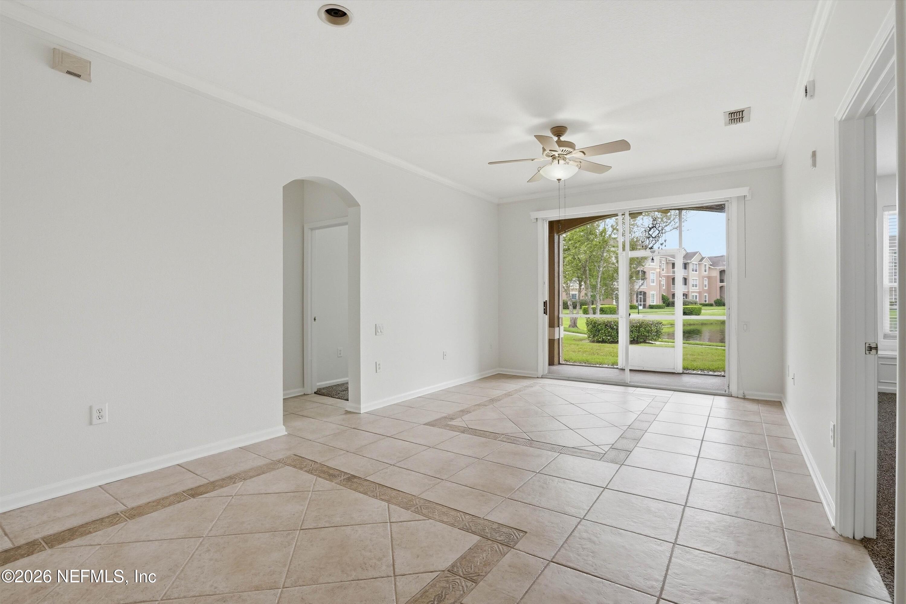 7990 Baymeadows Road East, Unit 918 Jacksonville, FL 32256 - Photo 15 of 37 11-Dining Area