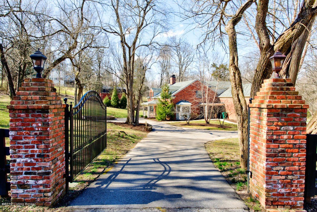 8607 Wolf Pen Branch Road Prospect, KY 40059 - Photo 46 of 60 GATED ENTRY