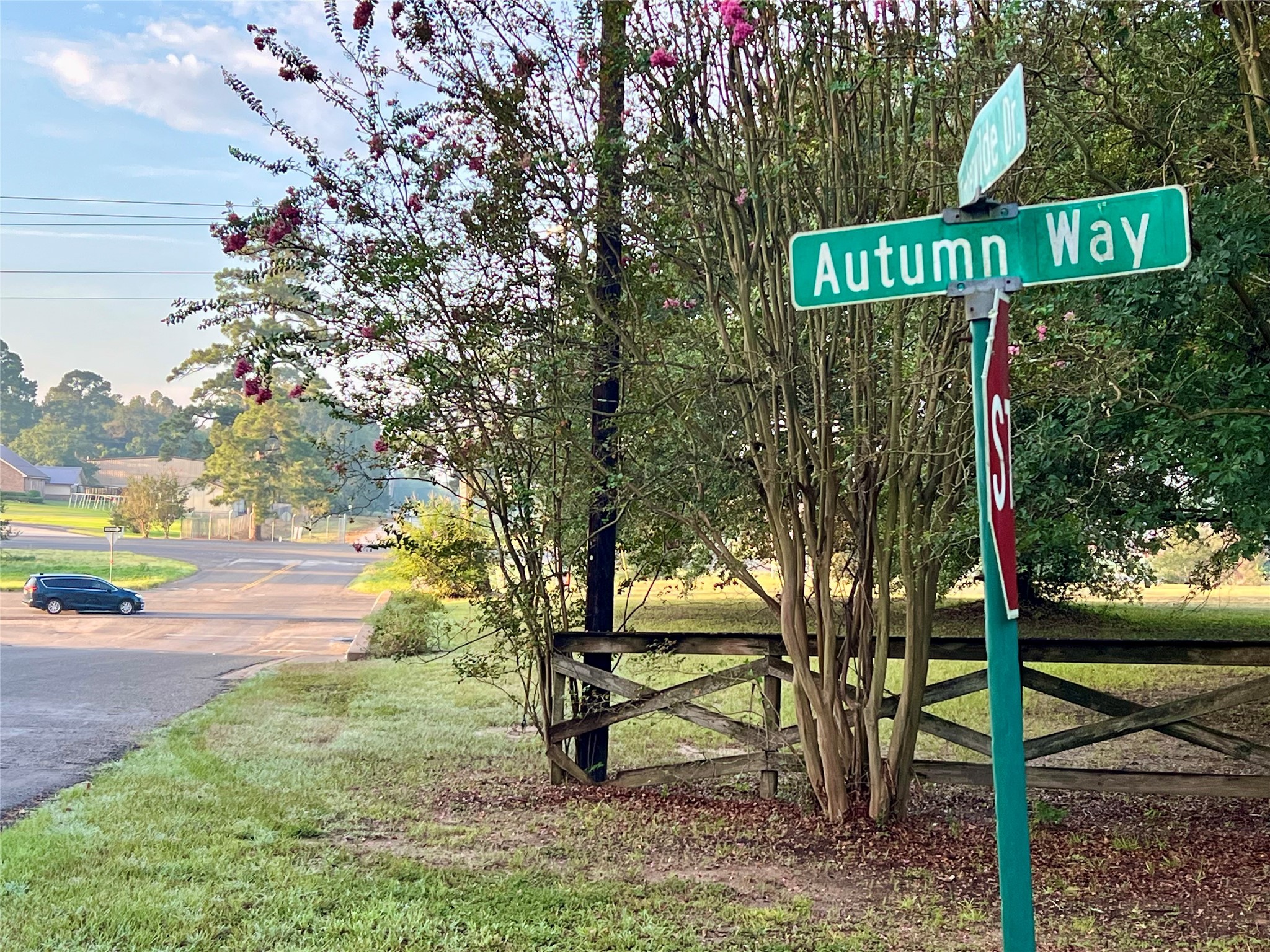 1 Autumn Way Huntsville, TX 77320 - Photo 6 of 9 a view of street sign