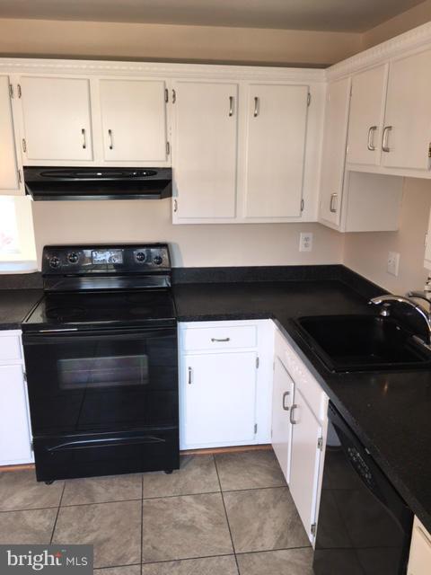 1652 Colonial Way Frederick, MD 21702 - Photo 3 of 30 Kitchen