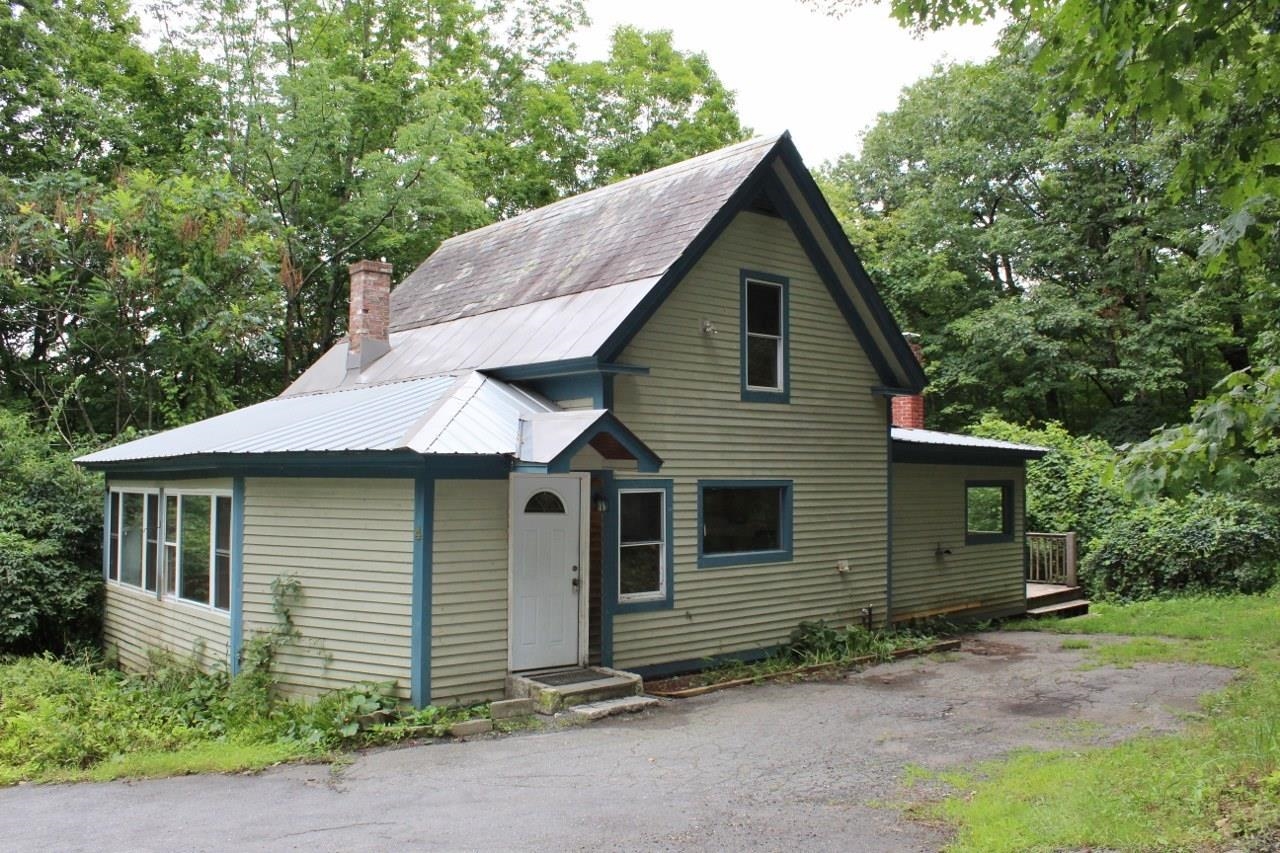 4 Crowley Drive, Bellows Falls, VT 05101 Compass