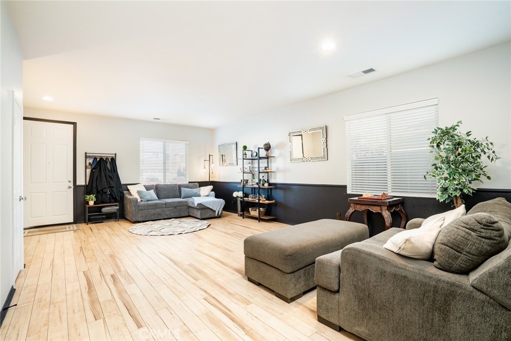 31549 Anzio Circle Winchester, CA 92596 - Photo 6 of 32