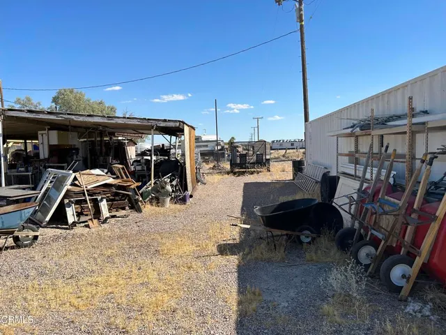 $300,000 | 57376 Highway 127, Baker, CA 92309