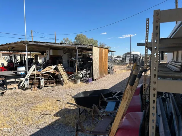 $300,000 | 57376 Highway 127, Baker, CA 92309