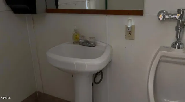 $300,000 | 57376 Highway 127, Baker, CA 92309