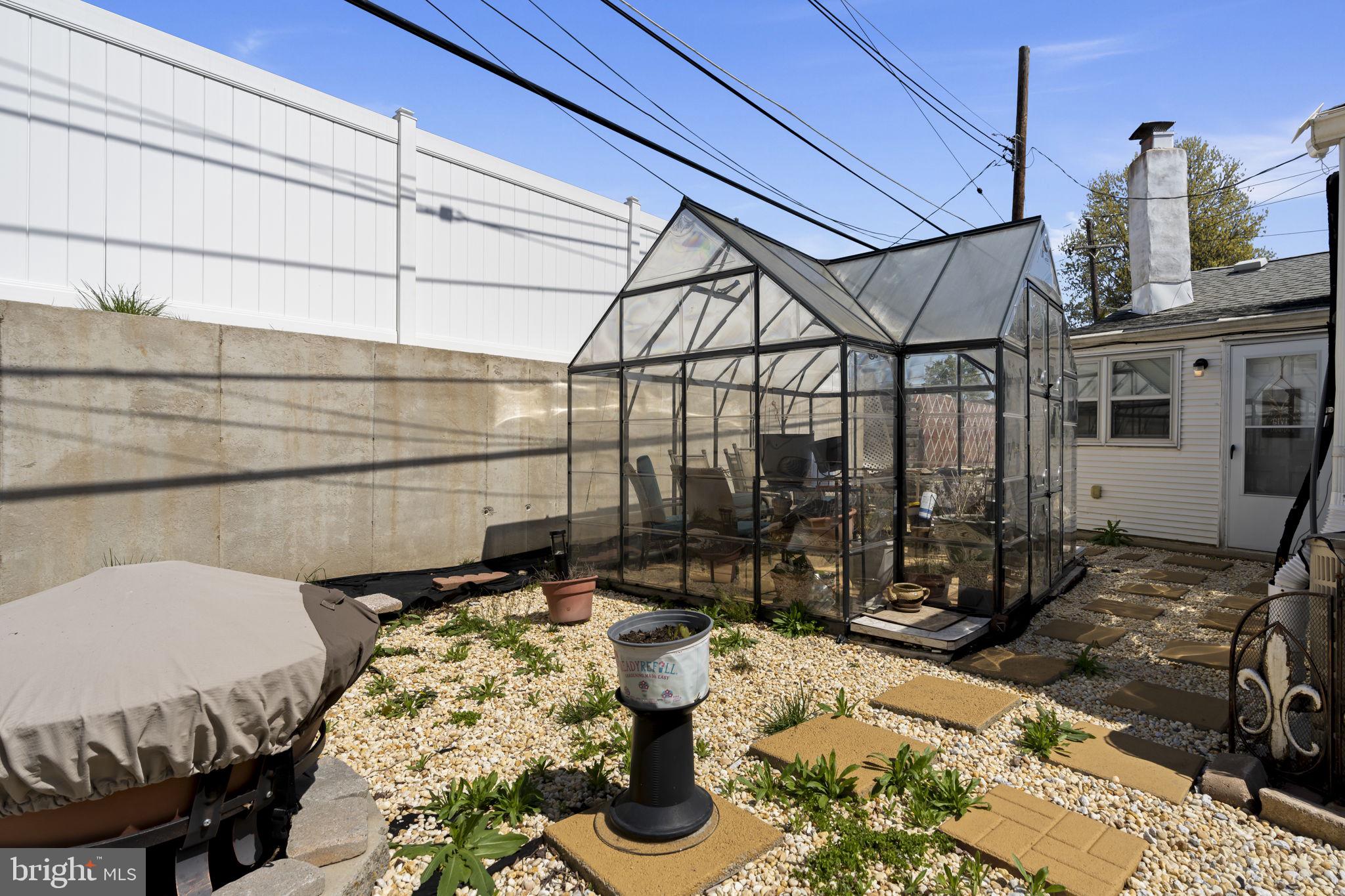 896 Pne Hl Road Philadelphia, PA 19115 - Photo 34 of 37