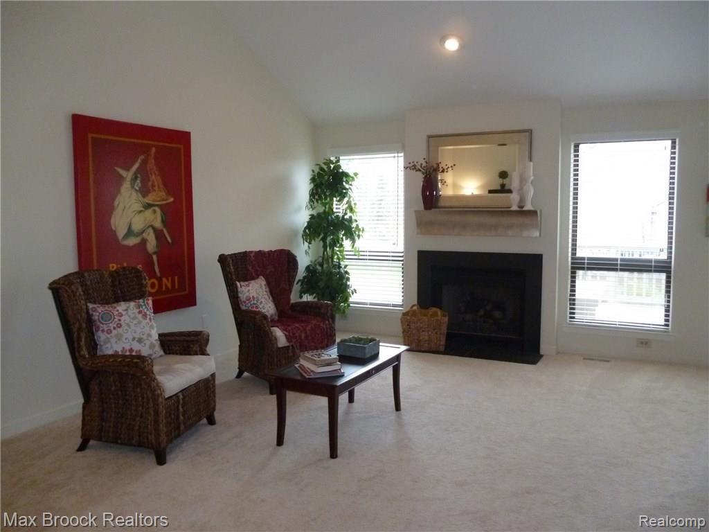 698 Charing Court Rochester Hills, MI 48307 - Photo 8 of 28
