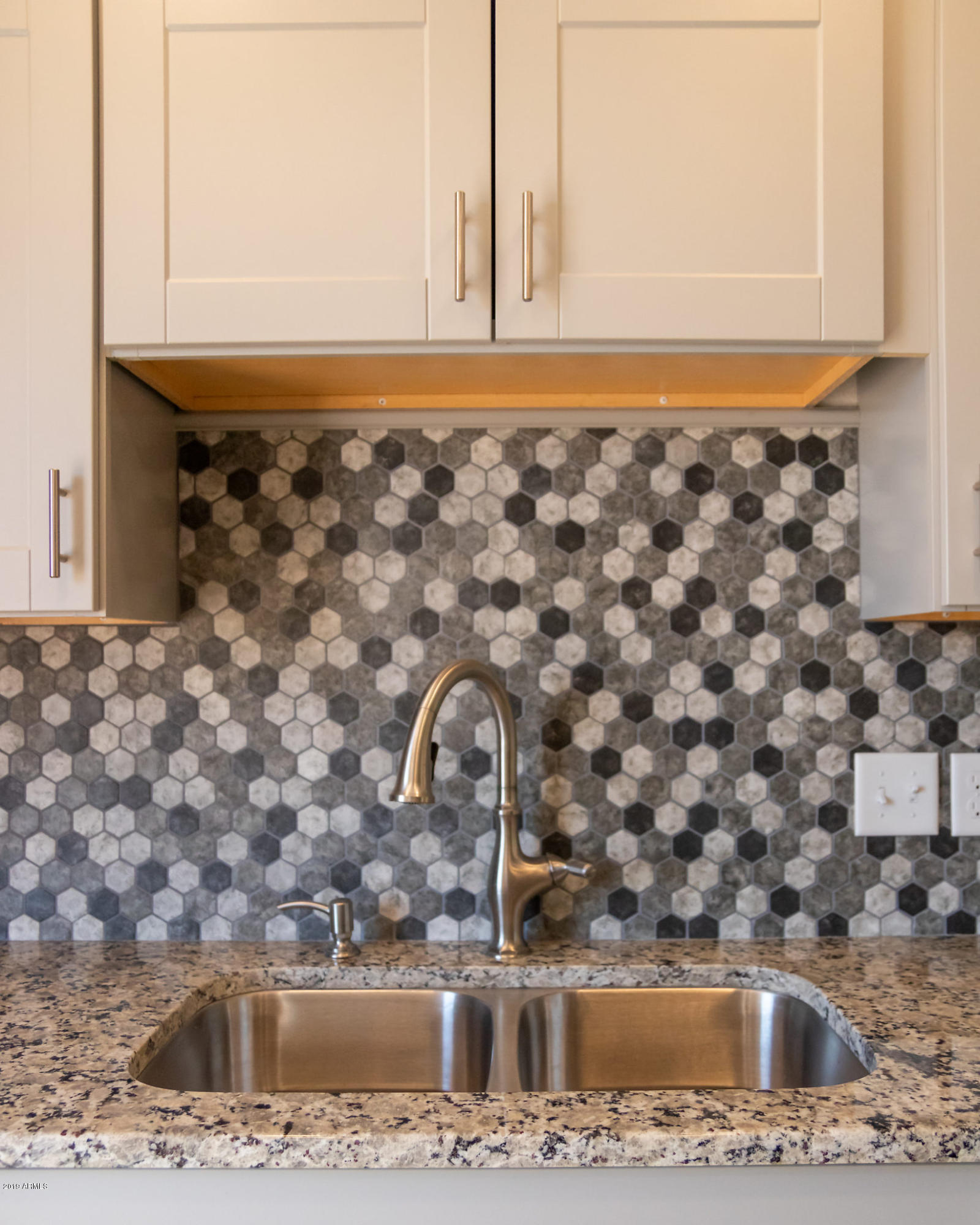 5331 North Wolverine Pass Road Apache Junction, AZ 85119 - Photo 12 of 37 KITCHEN