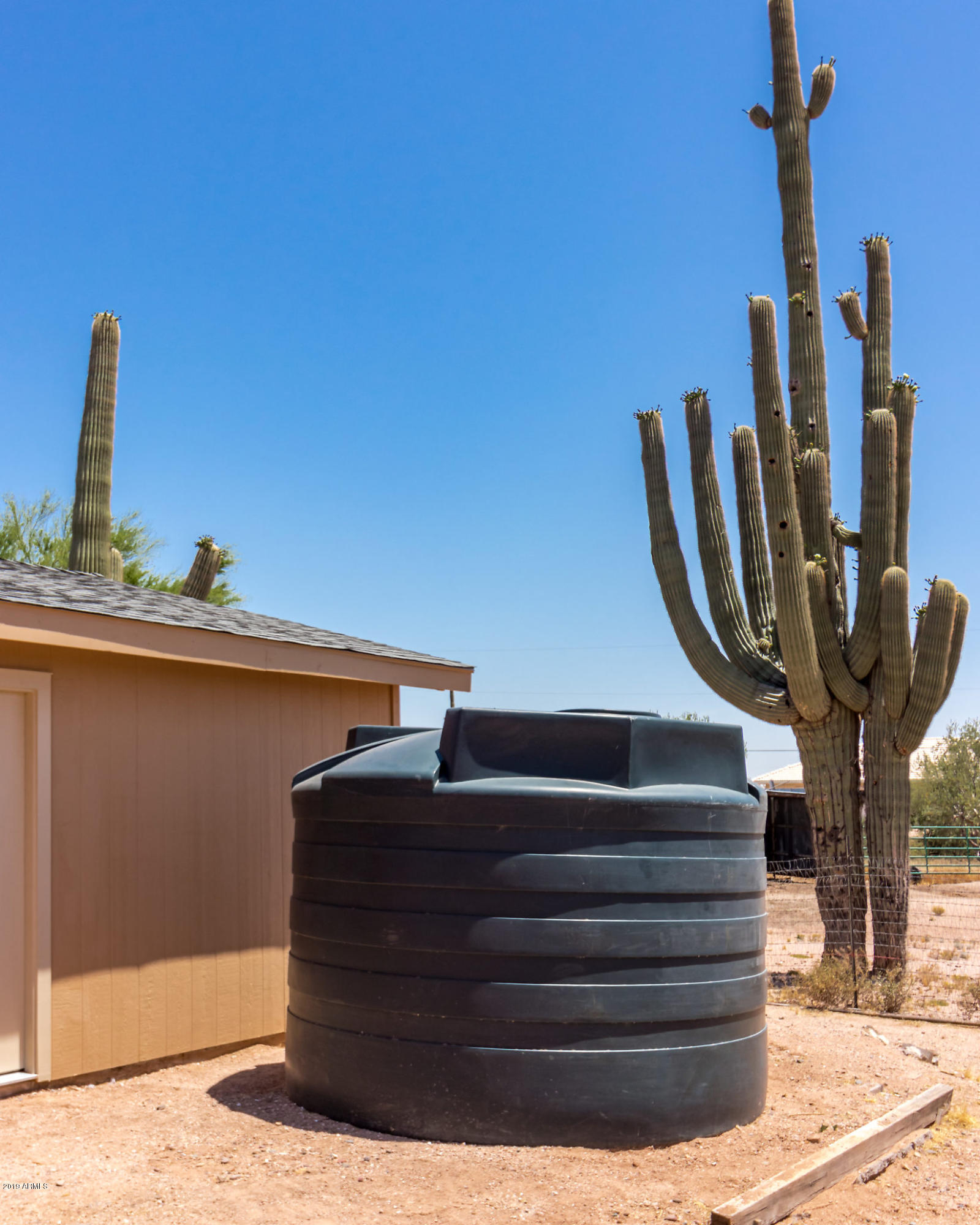 5331 North Wolverine Pass Road Apache Junction, AZ 85119 - Photo 20 of 37 NEW WATER TANK