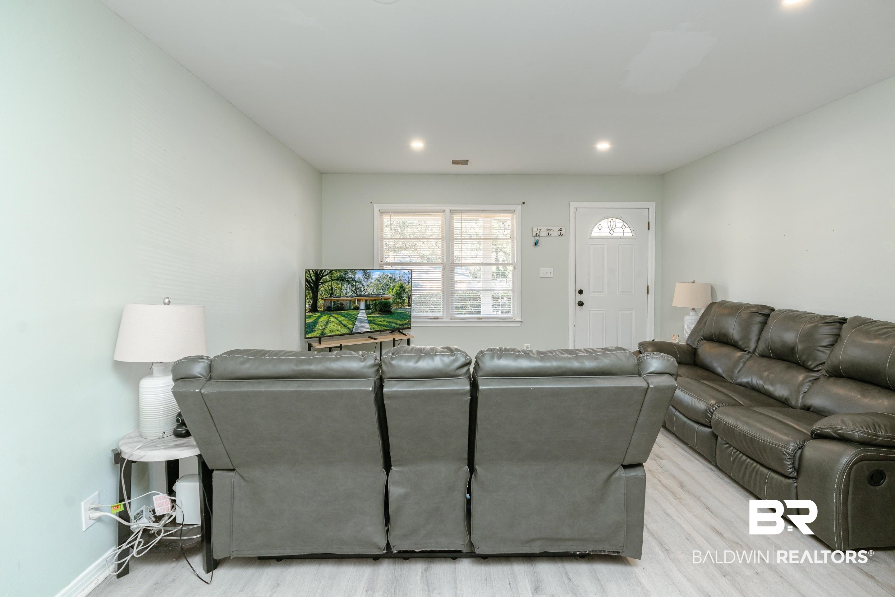 853 Wendover Road Mobile, AL 36608 - Photo 5 of 32