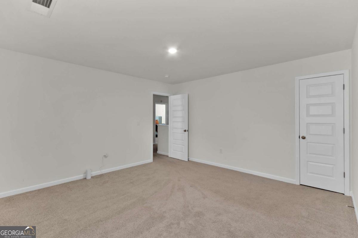 1054 Mackets Court Southeast Atlanta, GA 30354 - Photo 12 of 34