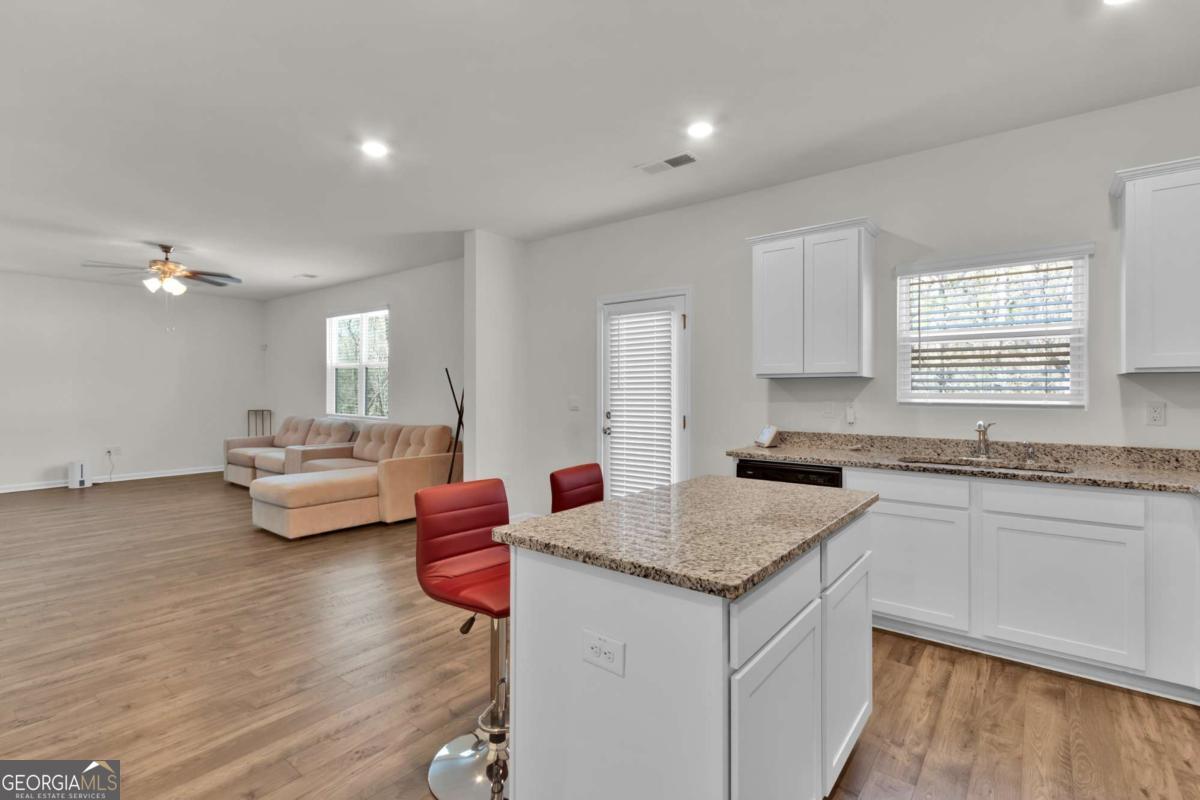 1054 Mackets Court Southeast Atlanta, GA 30354 - Photo 4 of 34