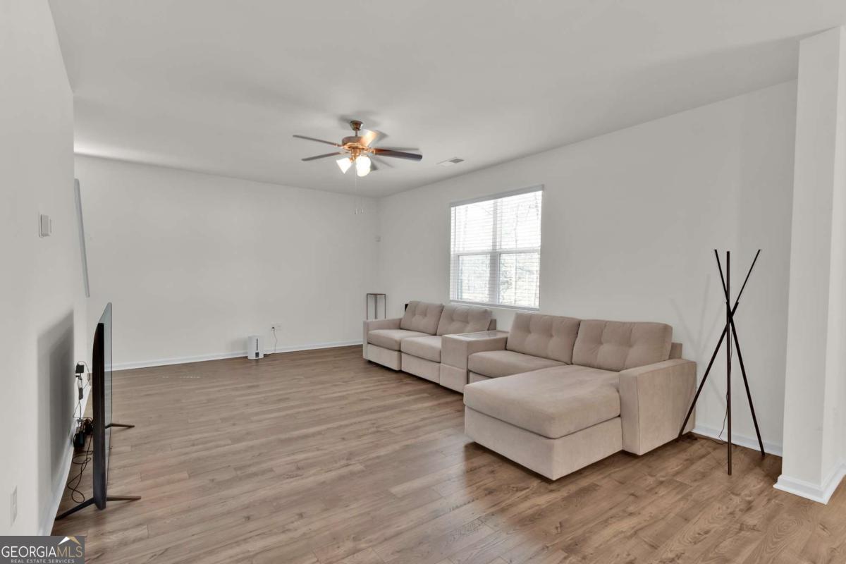 1054 Mackets Court Southeast Atlanta, GA 30354 - Photo 5 of 34