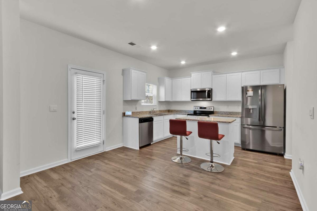 1054 Mackets Court Southeast Atlanta, GA 30354 - Photo 7 of 34