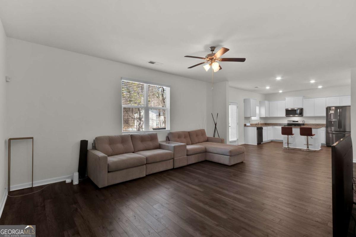 1054 Mackets Court Southeast Atlanta, GA 30354 - Photo 10 of 34