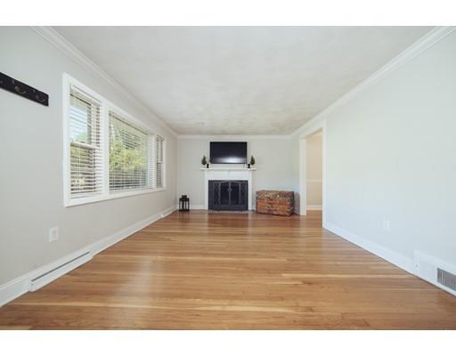 41 Sharon Road Hamilton, MA 01982 - Photo 11 of 33 Gallery Image 11