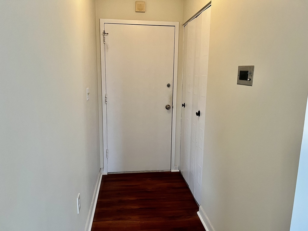 1006 Paradise Road, Unit 2A Swampscott, MA 01907 - Photo 14 of 33