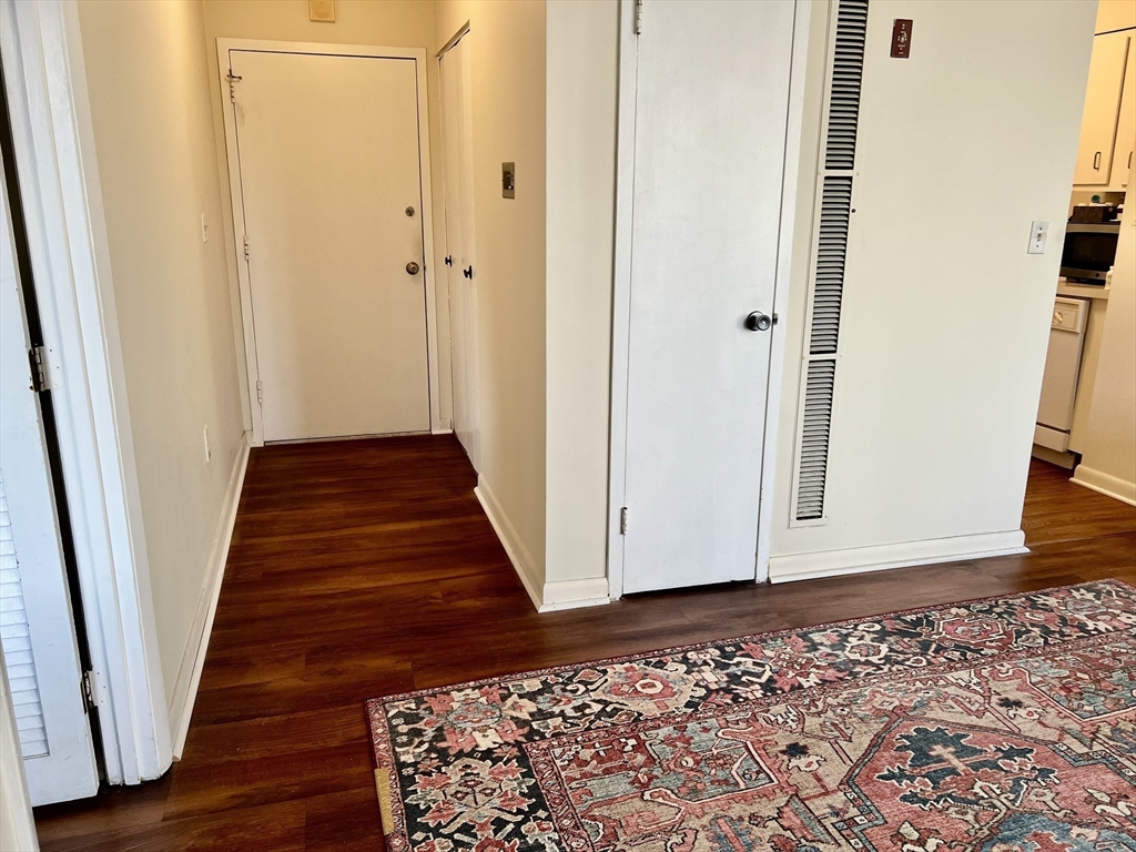 1006 Paradise Road, Unit 2A Swampscott, MA 01907 - Photo 15 of 33