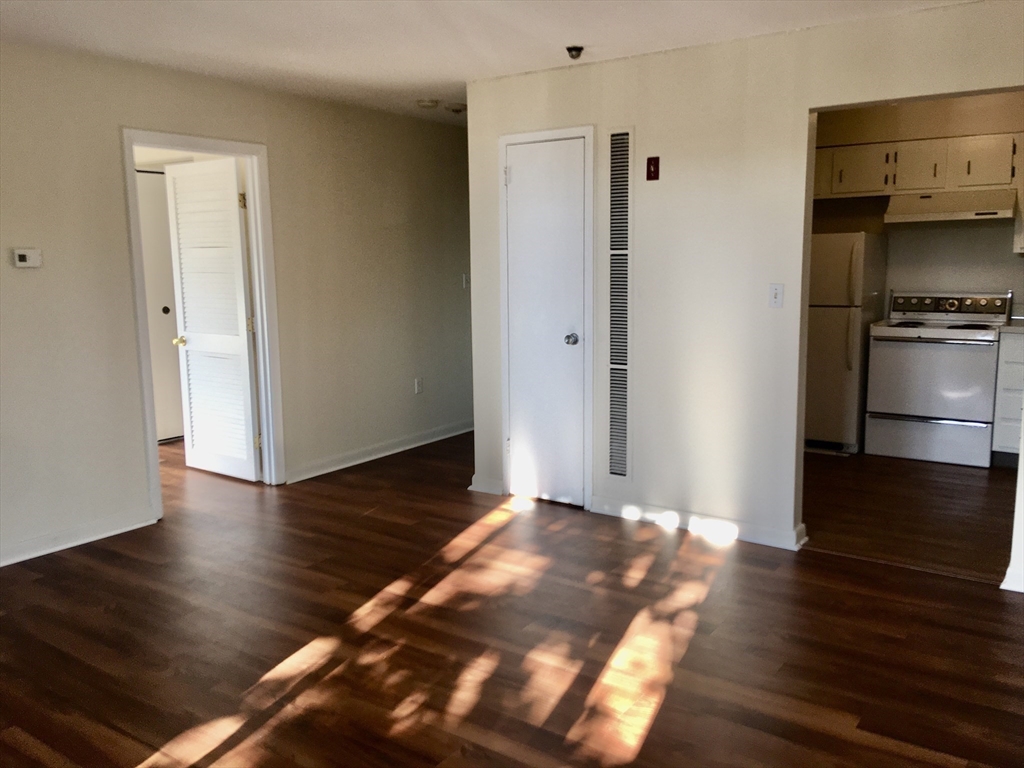 1006 Paradise Road, Unit 2A Swampscott, MA 01907 - Photo 18 of 33