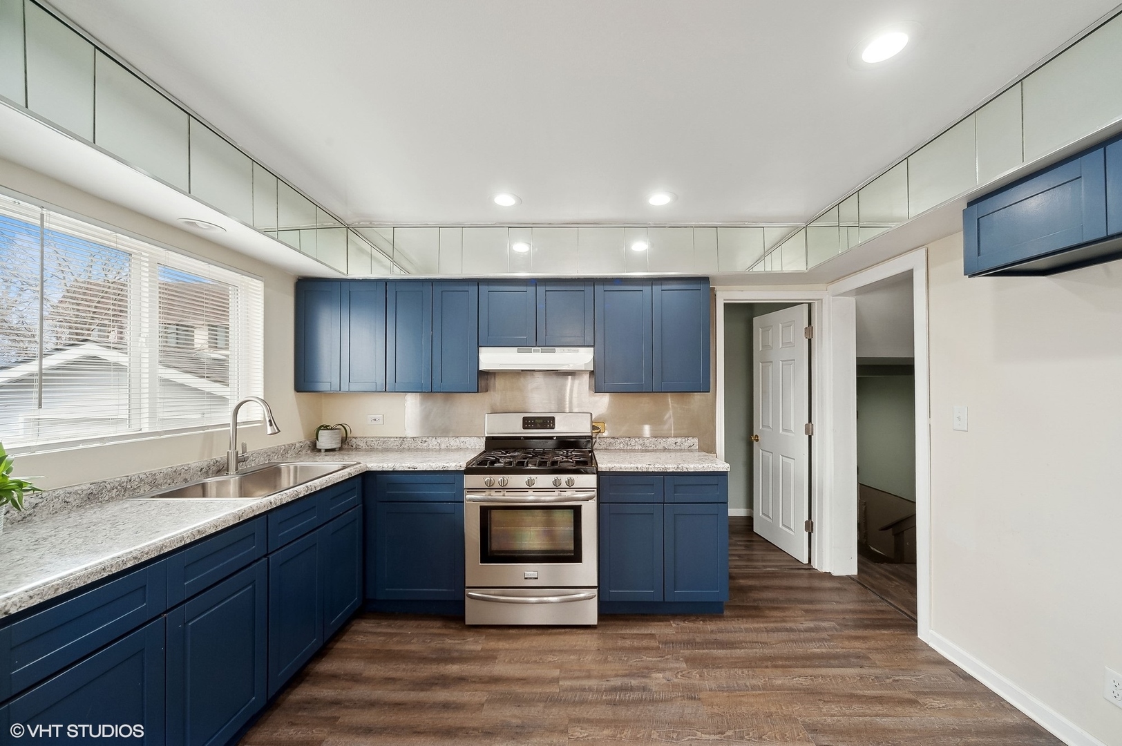 2250 North Meacham Road Palatine, IL 60067 - Photo 4 of 14