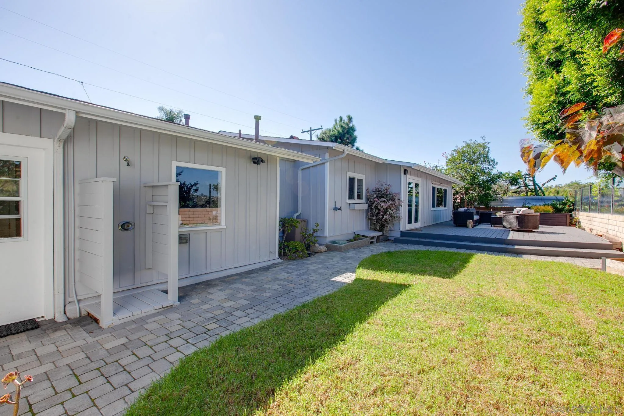 1625 Eolus Avenue Encinitas, CA 92024 - Photo 27 of 37 a view of swimming pool with seating space