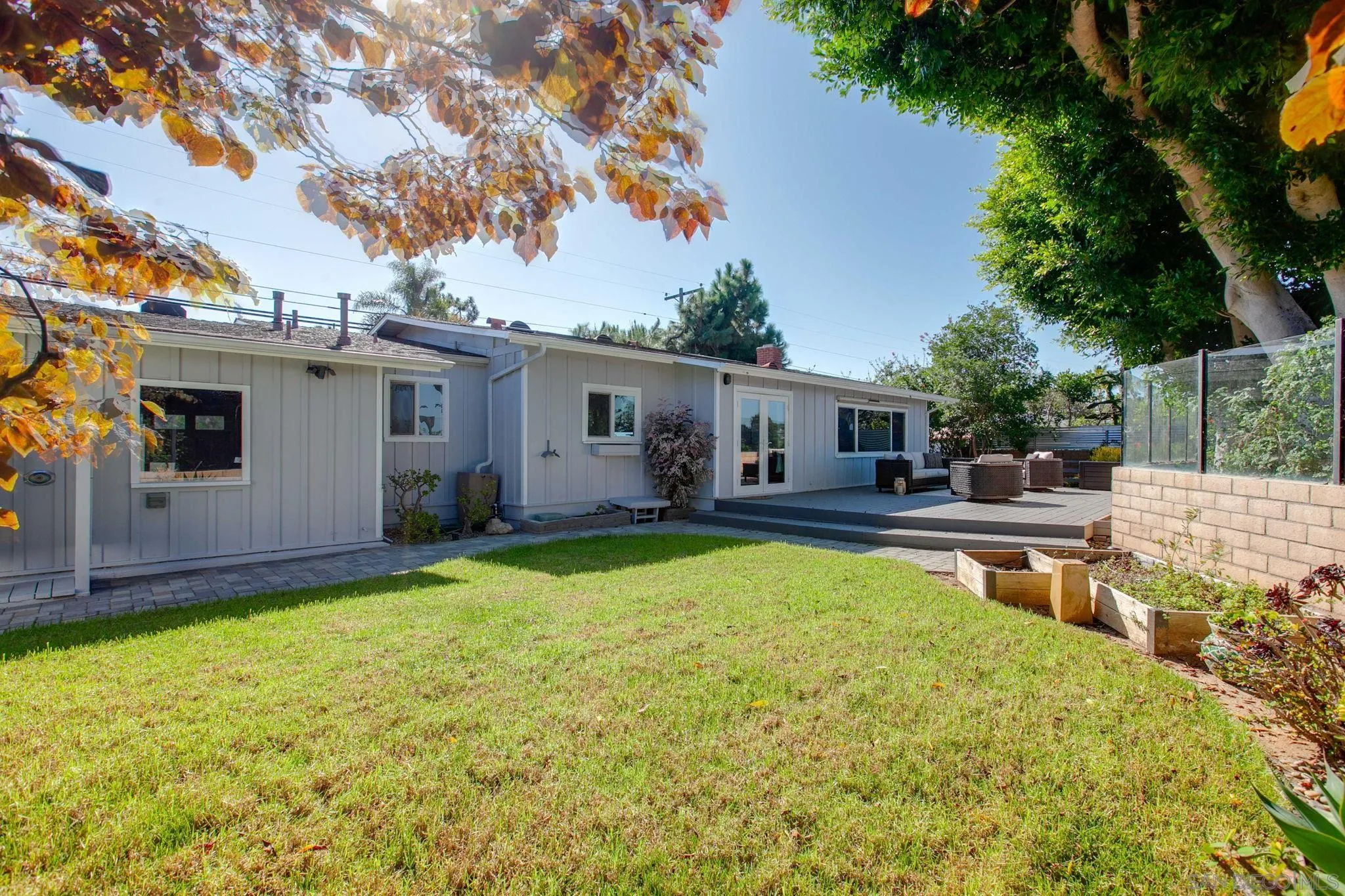 1625 Eolus Avenue Encinitas, CA 92024 - Photo 29 of 37 a view of a house with swimming pool and sitting area