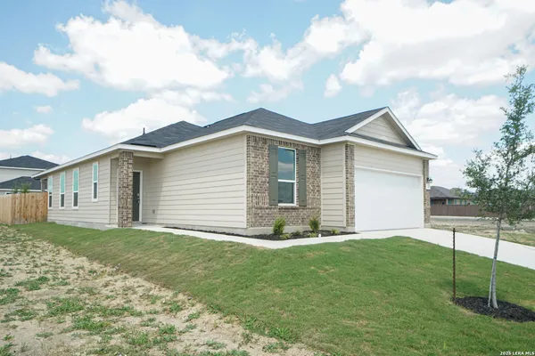 $2,000 | 1320 Atticus Avenue, New Braunfels, TX 78130