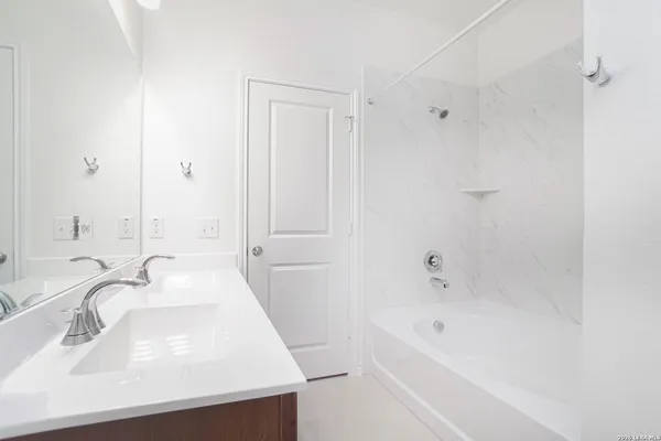 $2,000 | 1320 Atticus Avenue, New Braunfels, TX 78130