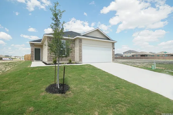 $2,000 | 1320 Atticus Avenue, New Braunfels, TX 78130