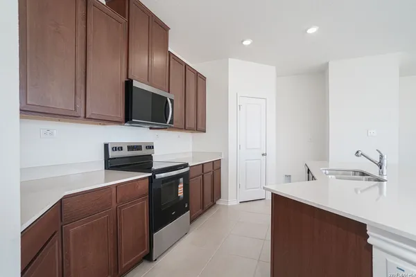 $2,000 | 1320 Atticus Avenue, New Braunfels, TX 78130