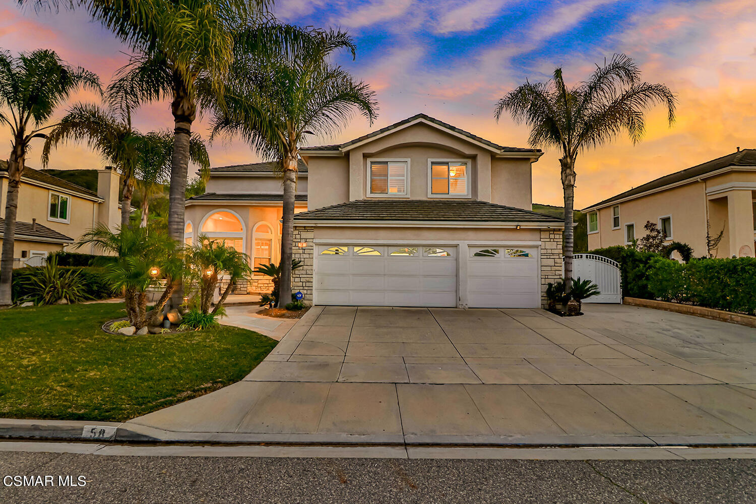 58 Mollison Drive Simi Valley, CA 93065 - Photo 5 of 82 oDusk1