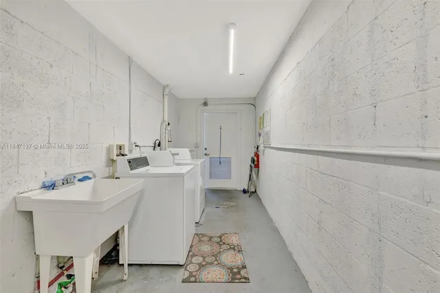 a view of a walk in closet