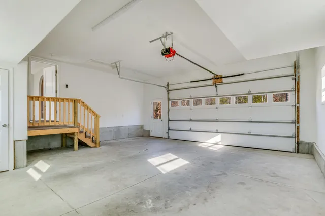 $599,900 | 17 Blue Rose Lane, Lebanon, ME 04027