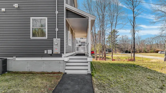 $599,900 | 17 Blue Rose Lane, Lebanon, ME 04027