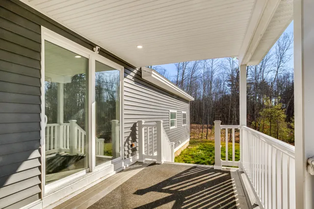 $599,900 | 17 Blue Rose Lane, Lebanon, ME 04027