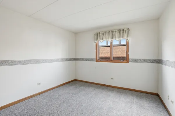 $219,900 | 11042 Theresa Circle, Unit 1C, Palos Hills, IL 60465
