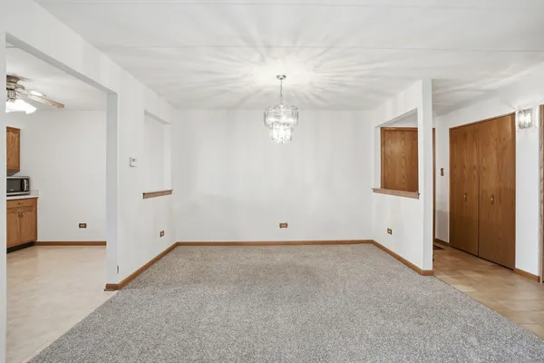 $219,900 | 11042 Theresa Circle, Unit 1C, Palos Hills, IL 60465