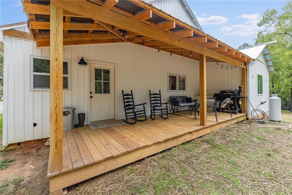 385 Amy's Road Clarkesville, GA 30523 - Photo 36 of 57 a view of living room