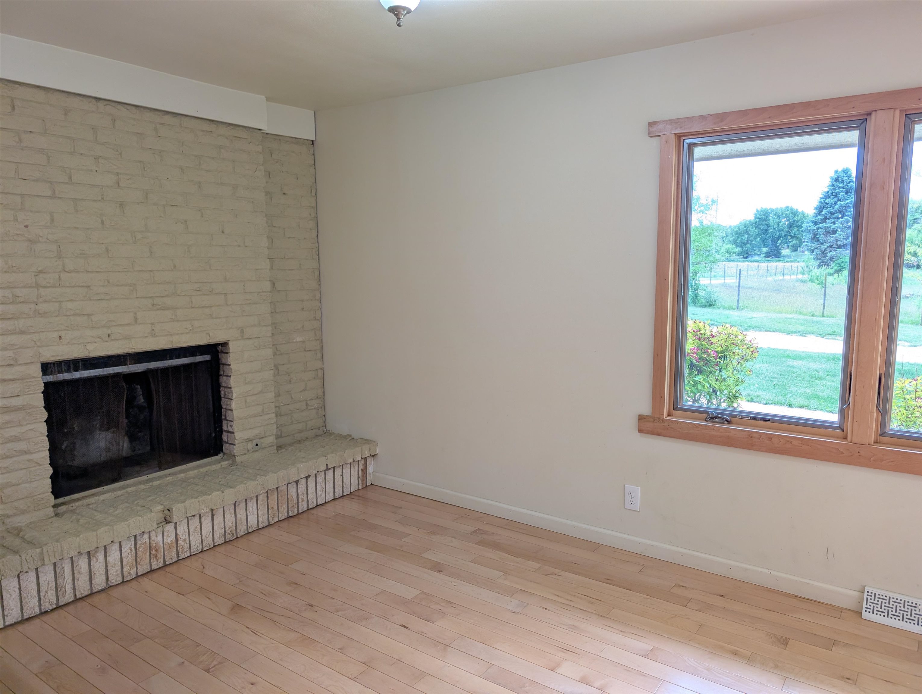 13835 Saunders Road Pecatonica, IL 61063 - Photo 5 of 24